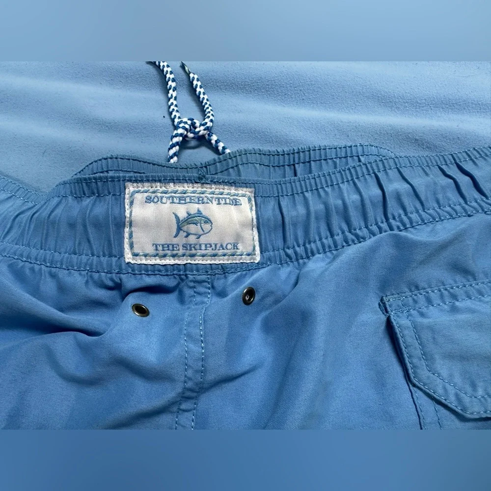 SouthernTideThe skipjack XL swimtrunks Fold in  a zipped pocket ideal for travel
